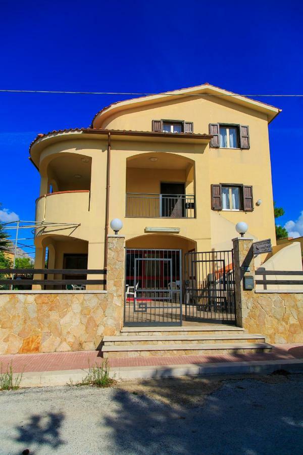 Casa Vacanze L'Orizzonte Aparthotel Valderice Eksteriør bilde