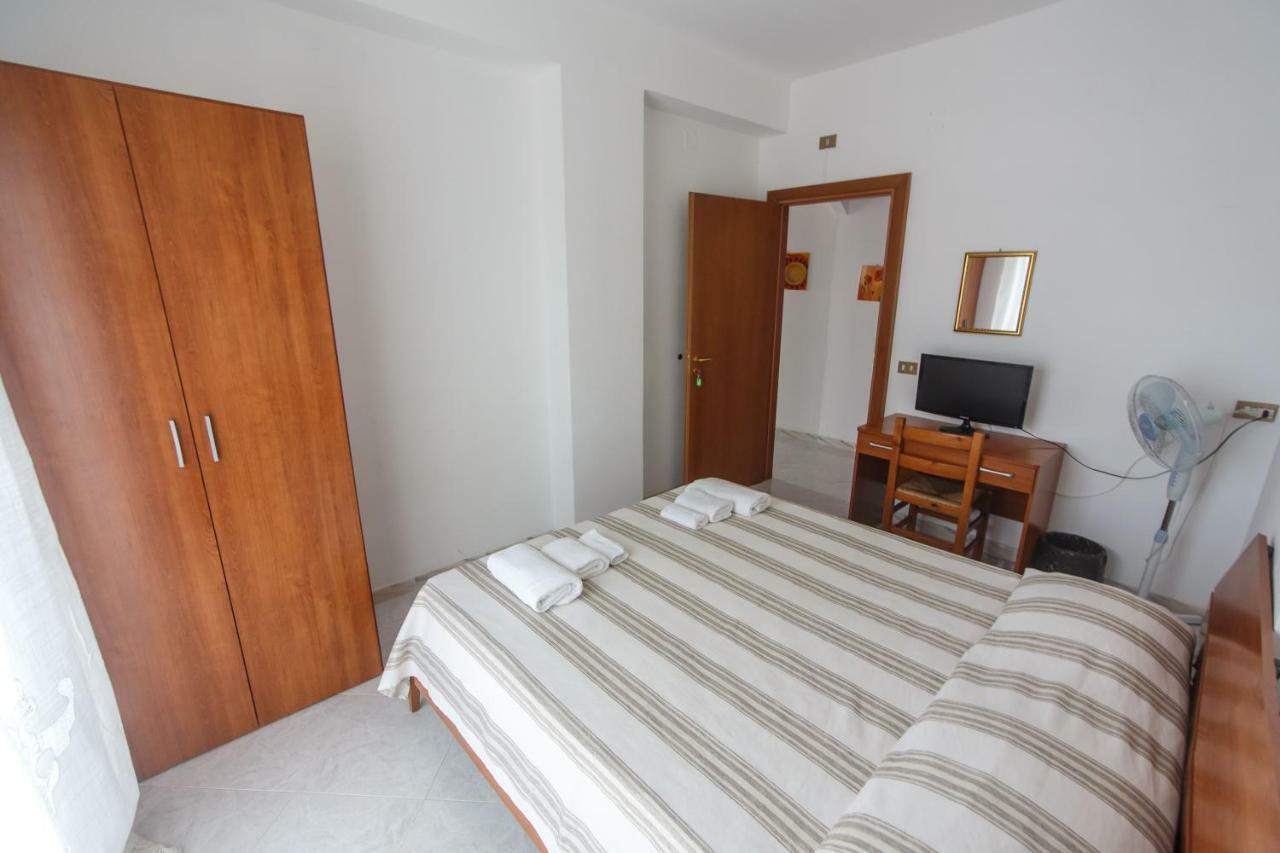 Casa Vacanze L'Orizzonte Aparthotel Valderice Eksteriør bilde