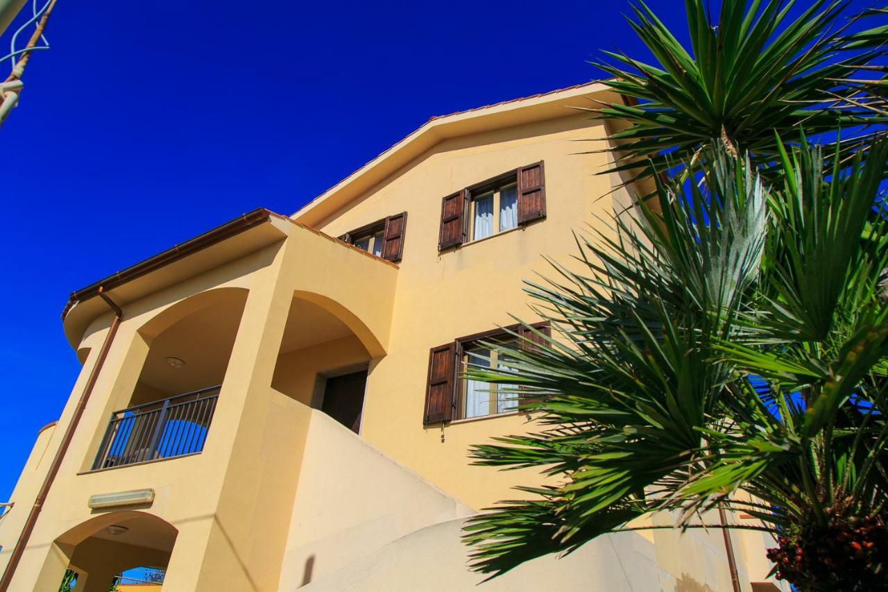 Casa Vacanze L'Orizzonte Aparthotel Valderice Eksteriør bilde